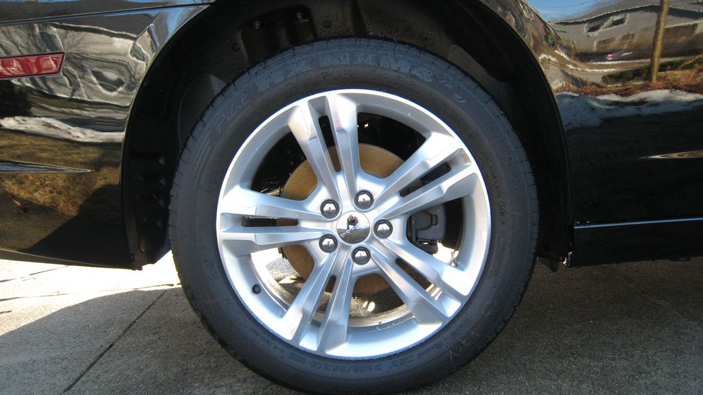 The 19s are sharp and exclusive to the AWD RT.